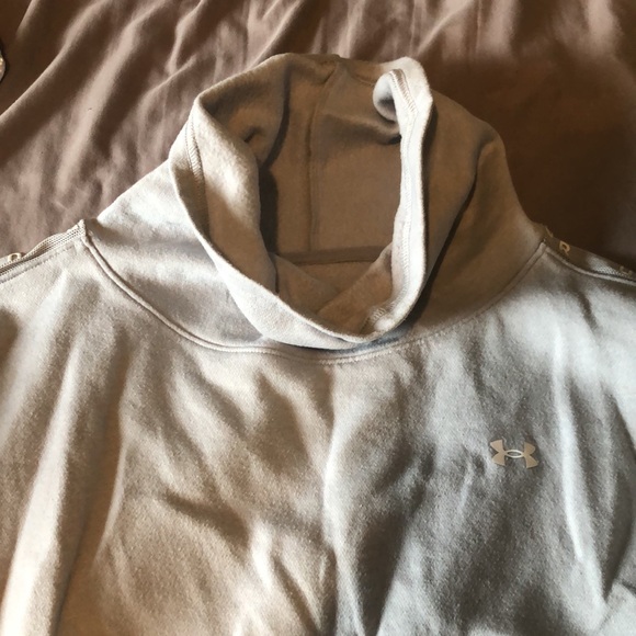 Under armour sweater - Picture 2 of 3